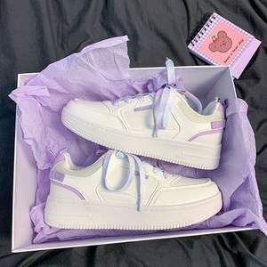 2025 Baskets Blanches Préférées sur Instagram pour Femmes, à Lacets, Tige en PU, Semelle Extérieure en Caoutchouc, Style Campus, Sportif Décontracté, Confortables et Antidérapantes - Product Image 1