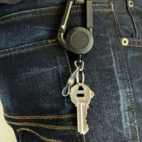 Porte-clés rétractable personnalisable noir en ABS avec impression de logo disponible – En stock