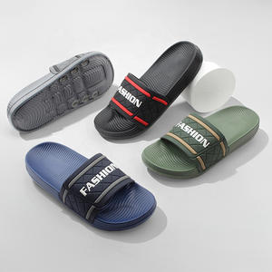 OLICOM – Vente en gros sur commande, personnalisable : Sandales et claquettes confortables pour hommes avec semelle intérieure en EVA texturée antidérapante pour la salle <span class=keywords><strong>de</strong></span> bain et la piscine - Product Image 1