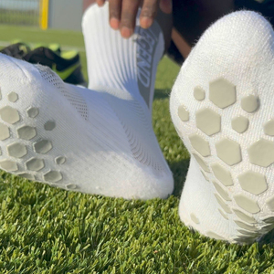 कस्टम लोगो डिजाइन जिम खेल मोजे खेल मोजे विरोधी पर्ची फुटबॉल खेल मोजे के नीचे शरीर पर डिजाइन लोगो के साथ - Product Image 4