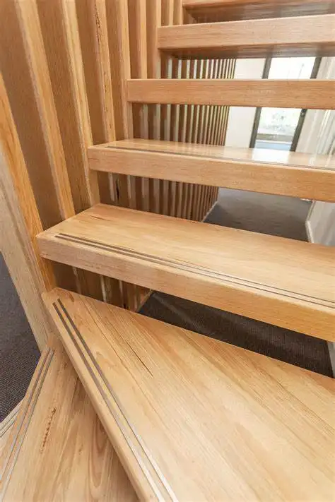 Escalier d'intérieur en bois de chêne massif, marches d'escalier, panneau de couverture d'escalier