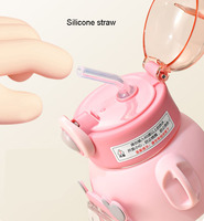 Bouteille d'eau en plastique réutilisable pour enfants avec paille, 600 ml, anti-fuite, sans BPA, motif dessin animé, pour garçons et filles, idéale pour l'école et les voyages