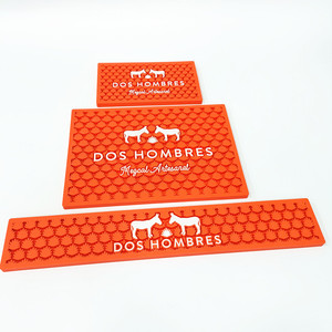 Bière whisky Logo personnalisé Accessoires de barre en caoutchouc écologique Conceptions personnalisées en caoutchouc PVC Tapis de barre Tapis de déversement de bar - Product Image 3