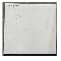 Carreaux de sol en céramique émaillée polie espagnole de luxe 600mm x 600mm Carreau de veine d'or en porcelaine villa aspect marbre 800mm x 800mm