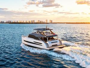 Catamaran <span class=keywords><strong>de</strong></span> <span class=keywords><strong>luxe</strong></span> personnalisé, nouveau yacht méga puissant <span class=keywords><strong>en</strong></span> fibre <span class=keywords><strong>de</strong></span> verre pour les clients européens - Product Image 2