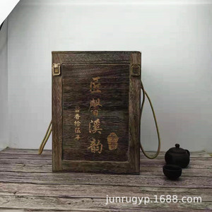 Caja de madera rectangular para licores, hecha a mano, para bebidas, grosor personalizable, con tapa abatible y asa. - Product Image 1