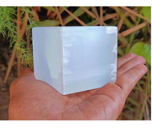 Cubo de piedra de selenita, artesanía artística de ágata con patrones orgánicos, belleza natural, Ideal para regalos y decoración del hogar - Product Image 2