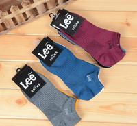Machine à coudre industrielle pour la pose de boutons, la création de boutonnières, la couture d'étiquettes de chaussettes et la pose de boutons sur étiquettes de vêtements personnalisées - Prix