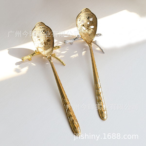 ช้อนเสิร์ฟสแตนเลส 304 ลายผีเสื้อแบบฝรั่งเศส ยี่ห้อ Shiny-Jh พร้อมลายดอกไม้ ขัดเงาแบบกระจก - Product Image 4