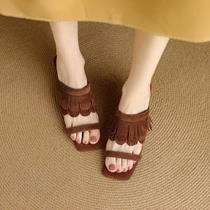 Sandalias de mujer de tacón alto y grueso, de cuero genuino, estilo francés, con punta cuadrada y flecos, de color liso, sin cordones. - Product Image 4