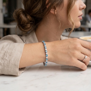 Pulsera de tenis de moissanita azul vibrante chapada en rodio de plata S925, piedras de 4.0mm, 16-19cm - Product Image 4