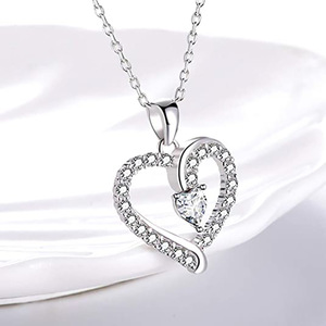 Collana con Ciondolo a Cuore per Donna con Accento in Pietra Gioielli Classici alla Moda - Product Image 3