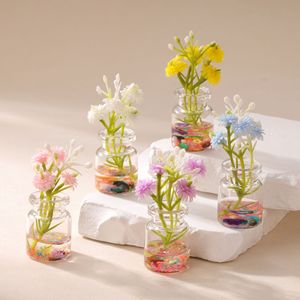 Vase rouge vif qui brille dans le noir avec fleurs artificielles, ornement en verre pour la décoration de bureau ou d'intérieur de voiture, été 2025 - Product Image 1