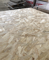 Chine Panneaux de flocons de bois décoratifs imperméables de 4x8 pieds OSB 3 pour la construction et le revêtement de sol en aggloméré bon marché