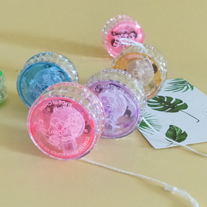 Jouet de <span class=keywords><strong>poussette</strong></span> rétractable en plastique pour bébé, imprimé promotionnel, avec lumière, à suspendre, couleur sauge - Product Image 2