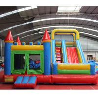 Château gonflable et structure de saut - Matériau PVC, taille et couleur personnalisables, utilisation commerciale en location, logo personnalisé disponible