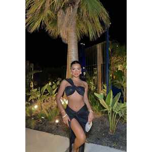 Ensemble de costume noir brillant pour femmes - Product Image 3