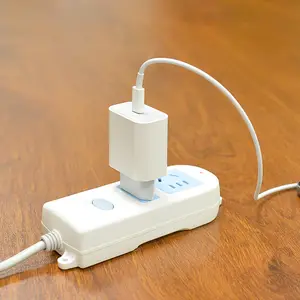 לוגו מותאם אישית סיטונאי יחיד USB C PD 20W טעינה מהירה תקע האיחוד האירופי CE איכות מטען טלפון נייד מתאם לאייפון 15 Pro