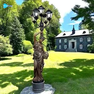 Lampe <span class=keywords><strong>de</strong></span> sol en bronze antique <span class=keywords><strong>de</strong></span> taille personnalisée en usine, sculpture <span class=keywords><strong>de</strong></span> femme grecque tenant une lampe, modèle <span class=keywords><strong>de</strong></span> fonte - Product Image 5