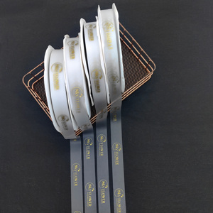 <span class=keywords><strong>Cinta</strong></span> de TPU <span class=keywords><strong>Transparente</strong></span> Personalizada <span class=keywords><strong>al</strong></span> <span class=keywords><strong>por</strong></span> <span class=keywords><strong>Mayor</strong></span>, de Lujo, de 4 cm (1.5 Pulgadas), con Logotipo de Marca Impreso en Tinta Dorada, para Regalo - Product Image 6