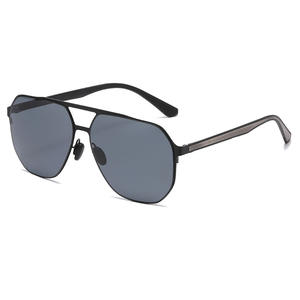 Nouvelles lunettes de soleil polarisées carrées de style européen et américain pour hommes, monture en métal, verres TAC, protection UV400, couleur noire - Product Image 1