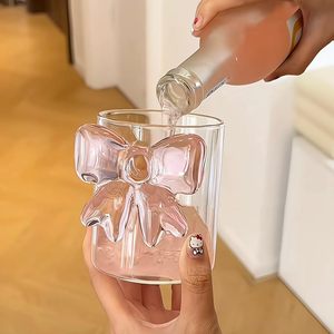Copo de Vidro Rosa com Laço Fofo 11oz Transparente para Água, Café e Coquetéis – Atacado, Ideal para Presente de Casamento, Noivado e Festas para Mulheres - Product Image 6