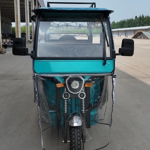 Tricycle électrique pour passagers avec rideaux latéraux transparents, porte-bagages, siège banquette et repose-pieds pour navette hôtelière - Product Image 6