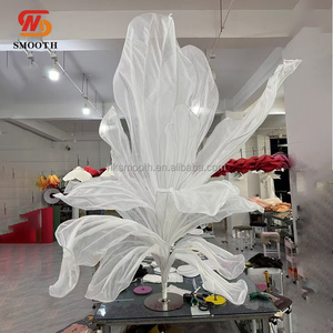 Flor gigante artificial de seda blanca elegante, hecha a mano, para centro de mesa, decoración de pasillo o fondo. - Product Image 2