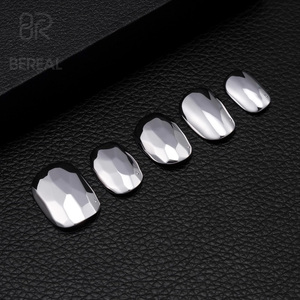 Nouveau design de luxe, couvre-ongles en or 10K 14K 18K avec moissanite VVS, bijoux d'ongles en argent 925 personnalisés style hip-hop pour femmes, finition glacée - Product Image 3
