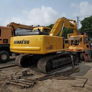Excavadora de cadenas Komatsu PC200-6E de 20 toneladas, usada, de alto rendimiento y gran potencia, con motor, bomba de engranajes y rodamientos, en stock para la venta. - Product Image 1
