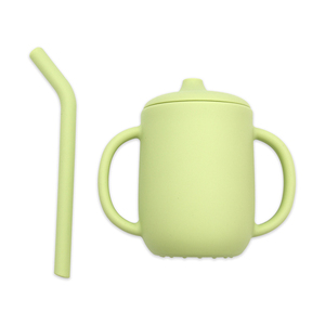 Tasse d'apprentissage en silicone pour enfants, anti-fuite, avec couvercle détachable, poignée ergonomique et bec souple – Fourniture d'alimentation pour tout-petits - Product Image 3
