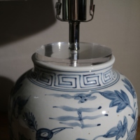 Blue and White Peacock Floral Ceramic Table Lamp Porcelain Desk Lamp With Crystal Base Fabric Shade for Bedroom Home Decor