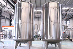 Tanque <span class=keywords><strong>de</strong></span> Almacenamiento <span class=keywords><strong>de</strong></span> 12000L, Tanque <span class=keywords><strong>de</strong></span> Acero Inoxidable para Líquidos <span class=keywords><strong>con</strong></span> Aislamiento y Diseño Sellado para Fábrica <span class=keywords><strong>de</strong></span> Procesamiento <span class=keywords><strong>de</strong></span> Alimentos y Bebidas - Product Image 3