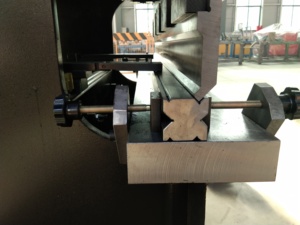 <span class=keywords><strong>Mini</strong></span> presse pour feuille d'acier à plier et à plier, 30T, 1600mm - Product Image 6