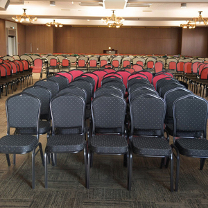 Sillas de Banquete Apilables Doradas de Alta Calidad al por Mayor, Sillas de Tela Tapizadas en PU para Hoteles, Bodas y Fiestas - Product Image 3