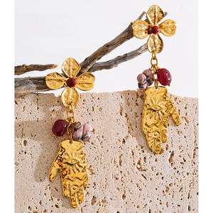 Boucles <span class=keywords><strong>d</strong></span>'oreilles pendantes en forme de main en acier inoxydable de style métallique JINYOU 2282, accessoires en perles de céramique - Product Image 3