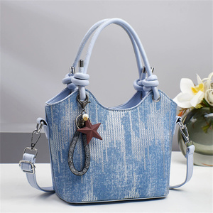 2025 marchio Oem personalizzato carino di alta qualità colorato <span class=keywords><strong>a</strong></span> tracolla <span class=keywords><strong>blu</strong></span> pelle firmate di lusso <span class=keywords><strong>borsa</strong></span> <span class=keywords><strong>a</strong></span> <span class=keywords><strong>mano</strong></span> ragazze - Product Image 1