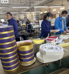 บรรจุภัณฑ์กล่องของ<span class=keywords><strong>ข</strong></span>วัญเครื่องสำอางแบบกำหนดเองสำหรับผ<span class=keywords><strong>ล</strong></span>ิตภัณฑ์ดูแ<span class=keywords><strong>ล</strong></span>สุ<span class=keywords><strong>ข</strong></span>ภาพ บรรจุภัณฑ์กระดาษแข็งหลายชั้นสำหรับบรรจุภัณฑ์ผลิตภัณฑ์ดูแ<span class=keywords><strong>ล</strong></span>ผิวแ<span class=keywords><strong>ล</strong></span>ะน้ำหอม - Product Image 6