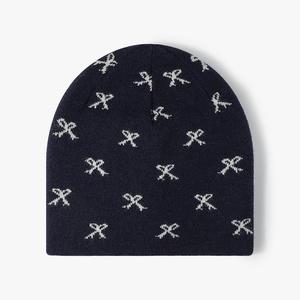 Bonnets en tricot respirants de style rétro pour fiançailles, créant des courbes charmantes, bonnets de course personnalisés - Product Image 3