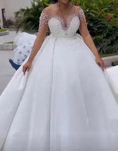 Vestido de Novia de Lujo con Encaje Satinado, Estilo Alta Costura, Cola Larga, Escote en V, Estampado Floral y Bordado, Precio de Fábrica - Product Image 4