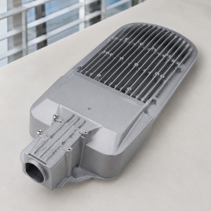 ผู้ผลิตชิ้นส่วนหล่อขึ้นรูปอะลูมิเนียมสำหรับโคมไฟถนน LED ตามแบบ OEM สำหรับอุปกรณ์ไฟส่องสว่างภายนอกอาคาร - Product Image 1
