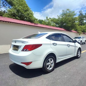 Voiture d'occasion <span class=keywords><strong>Hyundai</strong></span> Verna 1.4 GLS Smart <span class=keywords><strong>2017</strong></span>, berline, conduite <span class=keywords><strong>à</strong></span> gauche, essence, pour exportation vers l'Afrique - Product Image 4
