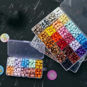 300 perles de sceau de <span class=keywords><strong>cire</strong></span> blanches, remplissage de perles d'étanchéité de <span class=keywords><strong>cire</strong></span> octogonale <span class=keywords><strong>pour</strong></span> scellement de timbre de <span class=keywords><strong>cire</strong></span>, parfait <span class=keywords><strong>pour</strong></span> les invitations de mariage - Product Image 1