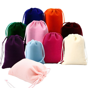 Venta al por mayor de fábrica, bolsas de terciopelo con cordón y logotipo personalizable, bolsas portátiles con cordón a prueba de polvo para regalos y almacenamiento al por mayor. - Product Image 2