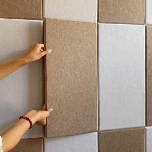 Vente flash - Panneaux muraux acoustiques en bois insonorisants <span class=keywords><strong>de</strong></span> différentes couleurs, lattes décoratives <span class=keywords><strong>pour</strong></span> murs et plafonds - Product Image 1
