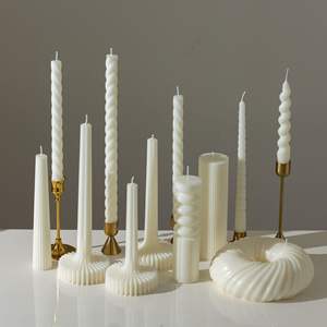 เทียนหอมทรงเสาลายเรขาคณิตสีขาว ทำมือ งานฝีมือ ของขวัญพรีเมียม สำหรับตกแต่งบ้าน งานแต่งงาน และเทศกาลต่างๆ เป็นมิตรกับสิ่งแวดล้อม - Product Image 3