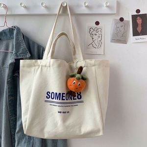 Sac fourre-tout en toile de coton biologique réutilisable avec logo personnalisé, motif dessin animé, en promotion - Product Image 2