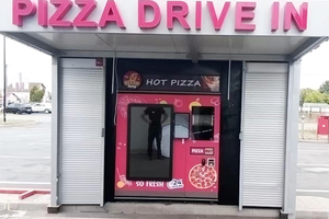 Distributeur automatique de pizzas intelligent IPLAYSMART avec écran tactile (32/55 pouces), options de paiement multiples, capacité de 20 à 150 pièces, chauffage à 350°C - Product Image 5