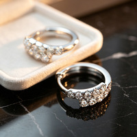 Glowluxe Boucles d'oreilles créoles Huggie en argent sterling 925 serties de zircone cubique pavé, scintillantes et minimalistes, bijoux pour femmes, vente en gros