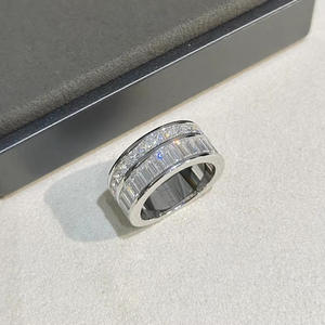 Anello di fidanzamento classico da donna in platino con diamante taglio baguette colore D naturale A182 - Product Image 2